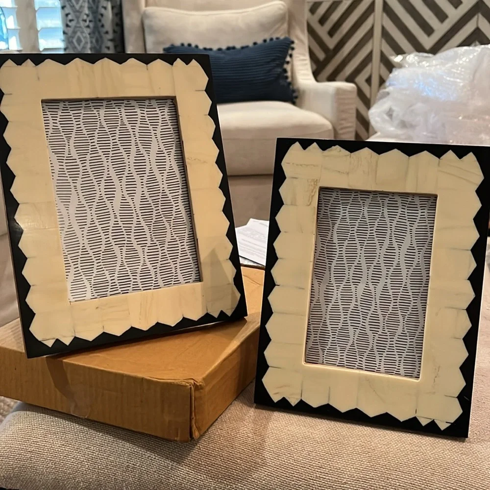 Set of 2 Creative Co-Op Resin Photo Frames,4x6” and 5x7”/NWT